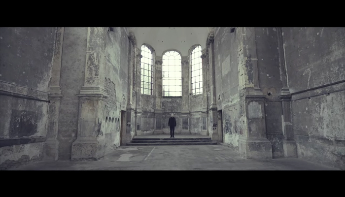 'Wings & Crown' (directed by Super 5)